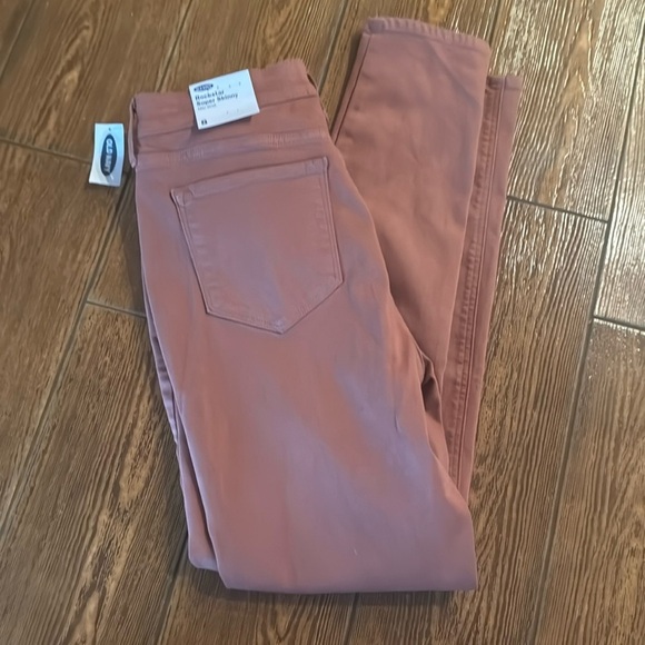 Old Navy Rockstar Super Skinny Mid-Rise Jeans - Picture 1 of 8